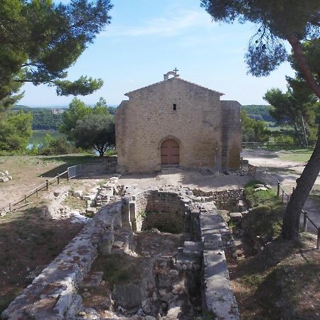 Апартаменты Le Provencal Saint-Mitre-les-Remparts Экстерьер фото